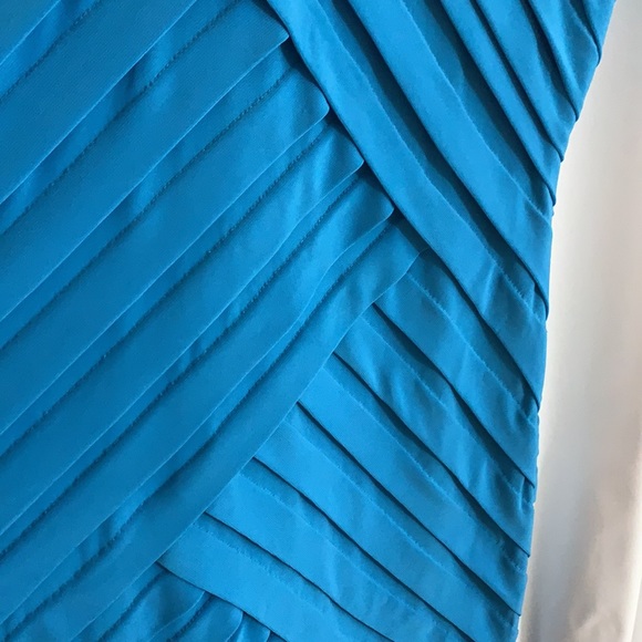 Blue dress in perfect condition! - Picture 3 of 4